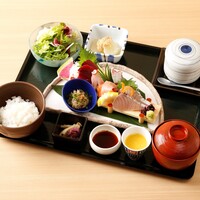 鮮魚五種のお造り盛り合わせ御膳