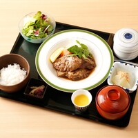 鮪ほほ肉のステーキ膳