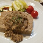 キッチン ブルー グローブ - 反対側から、トリュフ香る茸のデュクセルが山盛り