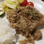 キッチン ブルー グローブ - 豚挽肉とチーズのテリーヌ、余りチーズ感は無く、オイリーな感じ