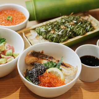 抹茶が香る「選べる茶そば御膳」を、お好みの丼を選んで堪能！