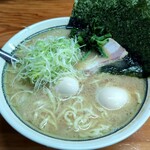 カマリヤ 大将 - ラーメン（中）＋味付玉子*2＋のり増