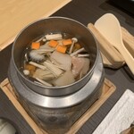 아지노야도 하나츠바키 - 가마밥(굴, 가리비, 닭고기)