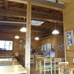 こすげ茶屋 - 龍神村の木材をづんだんに使ったロッジ風の店内＾＾