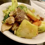 마사가나 - 브로콜리와 소고기 조림 같은 요리