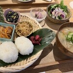 酒とワインと料理 ホリデー食堂 - 