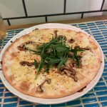 スタンド4坪らばー - 穴子とモッツァレラ　濃いめの味付けでうんまい