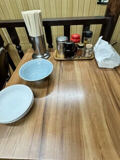 丸吉飯店 - 2階テーブル席