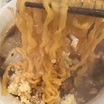 いかれたヌードル フィッシュトンズ - 麺リフト