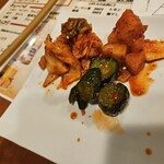 松阪牛ホルモンまつや - キムチの盛合せ