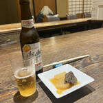 泊舟 - ノンアルコールビール６００円、お通し４００円。