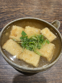 Hakushuu - 揚げ出し豆腐６００円。明石焼のお出汁に大根おろしを合わせたものを、揚げた豆腐に注いでいます。お豆腐も良き味わいで、日本一です。