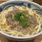 240667587 - 肉うどん大盛り。