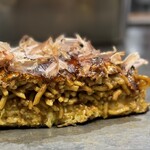 たぴおか食堂 - ふかふか生地
      小麦香る中太麺
      
      「モダン焼き」(n´v`n)好き  甘口ソースも良き