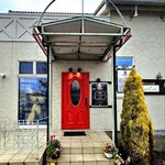 カシュ カシュ - 赤い扉が目印です♪