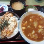 芝大門 更科布屋 - 親子丼とカレー南ランチ￥８６０