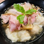 Shinasobaya Touka - 塩チャーシューワンタン麺。1,600円。
