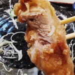 お食事と酒処 鳥夢 - 大きな唐揚げ