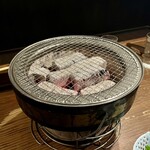 七輪焼肉 楽しいら - 七輪と炭火