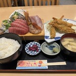 花いち - デラックス刺身定食 2187円
            2024年3月28日