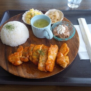 カフェアンジュリエ_0