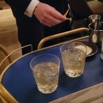 TOKYO Whisky Library - ③オレンジピールで仕上げる。