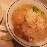 らーめん 鱗  - 味玉ラーメン