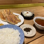 チャイニーズダイニング ヒロ - 餃子定食（￥1000税込み）