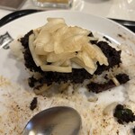 カレーの店ボンベイ - 最後の玉ねぎピクルスを贅沢にいただく