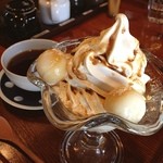 佐嘉平川屋 - 大豆コーヒーと呉豆腐に豆腐白玉だんごと豆乳ソフトクリームを組み合わせたパフェ☆