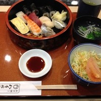 八千代鮨 - にぎり1.5人前1000円