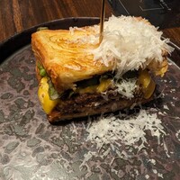 鉄板焼き 牛鳴 - 和牛バーガー