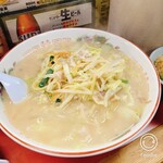 王餃子 - ちゃんぽん普通盛りでコレ！