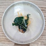 La Stalla - 穴子のフリットにカタクリの葉。