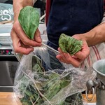 La Stalla - 甘くて美味しいカタクリの葉。わかば屋さんのものだけど、ご本人は食べたことがなかったそうです。