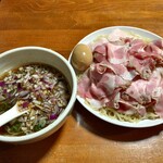 虎一番 - つけ麺(中)+チャーシュー+タマネギTP