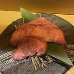 近江うし焼肉 にくTATSU - 厚切り牛タン