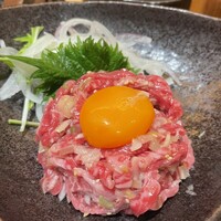 近江うし焼肉 にくTATSU 銀座店 - ユッケ