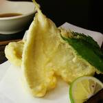 福ずし - キスと大葉の天ぷら