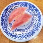 Muten Kura Zushi - ふり塩熟成まぐろ　115円