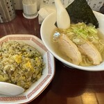 Jugemu Ramen - 煮干しラーメンと高菜チャーハンのセット