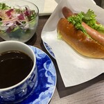 三本珈琲店 - モーニングセット（664円）