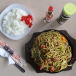 喫茶ボン - 私がいただいた カレーソーススパゲッティー 大盛 1,000円（以下 税込み）+ ライス 220円。