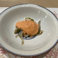 うを徳 - 宮城県閖上の白魚のカルパッチョ パプリカムース乗せ