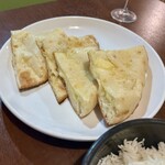 Indo Neparu Ryouri Narayani - チーズナン