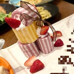 ESOLA  - ロールケーキタワーのアニバーサリープレート