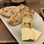 Izakaya Furusato - イモバター　530円　デカいイモにバターがよく合います！