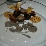 エクアトゥール - ［１回目］プティフール各種