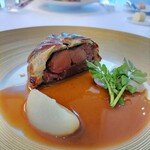 ドミニク・ブシェ トーキョー - 牛タンとフォアグラのトゥルトゥ　ソース・ポワヴル・ヴェール