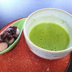 兼六園 寄観亭 - 春限定の抹茶セット